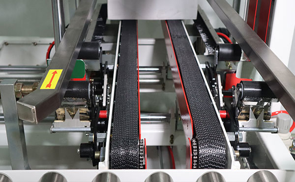 紙箱自動(dòng)封箱機(jī),封箱機(jī),紙箱包裝機(jī)