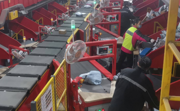 DWS包裹稱重掃描測體積設(shè)備,動(dòng)態(tài)DWS物流設(shè)備,物流快遞分揀設(shè)備,佼佼者自動(dòng)化