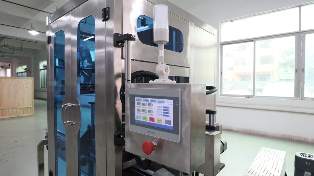 全自動圓瓶套標(biāo)機,圓瓶套標(biāo)設(shè)備,全自動套標(biāo)機,高臻智能