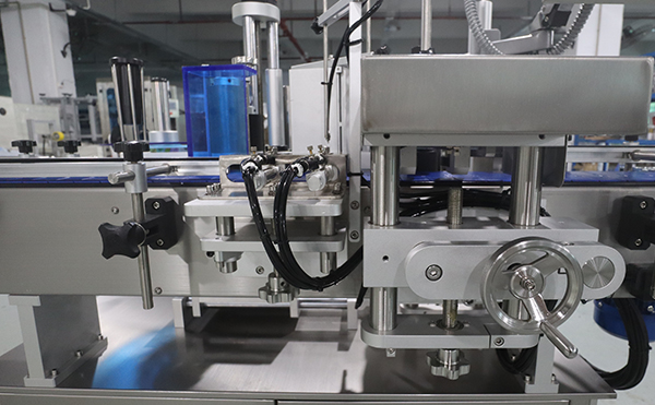 圓瓶貼標(biāo)機(jī)